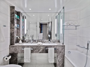 Veranda Suite